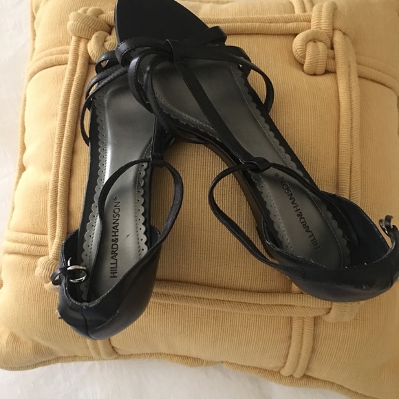 Hillard & Hanson Shoes - 💥💥4/$30**NWOT**Wedge Sandals